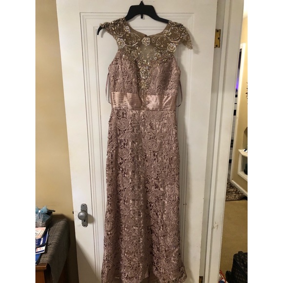 Dress - Picture 1 of 6